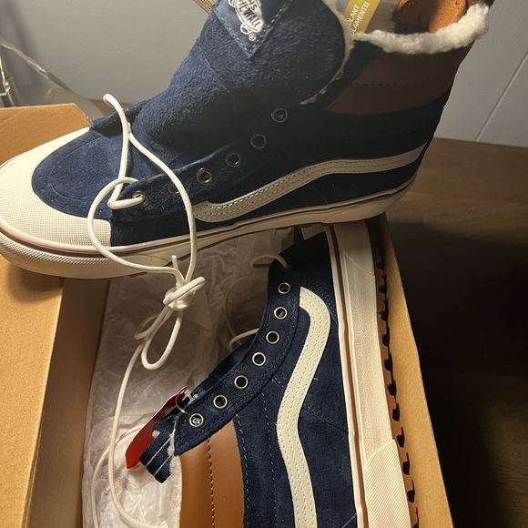 New Mens size 8 or women’s size 9.5
Vans™ MTE is back with SK8-Hi MTE 2.0 DX - Picture 7 of 8